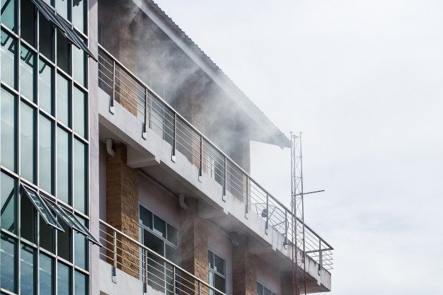 Edificio afectado por incendio